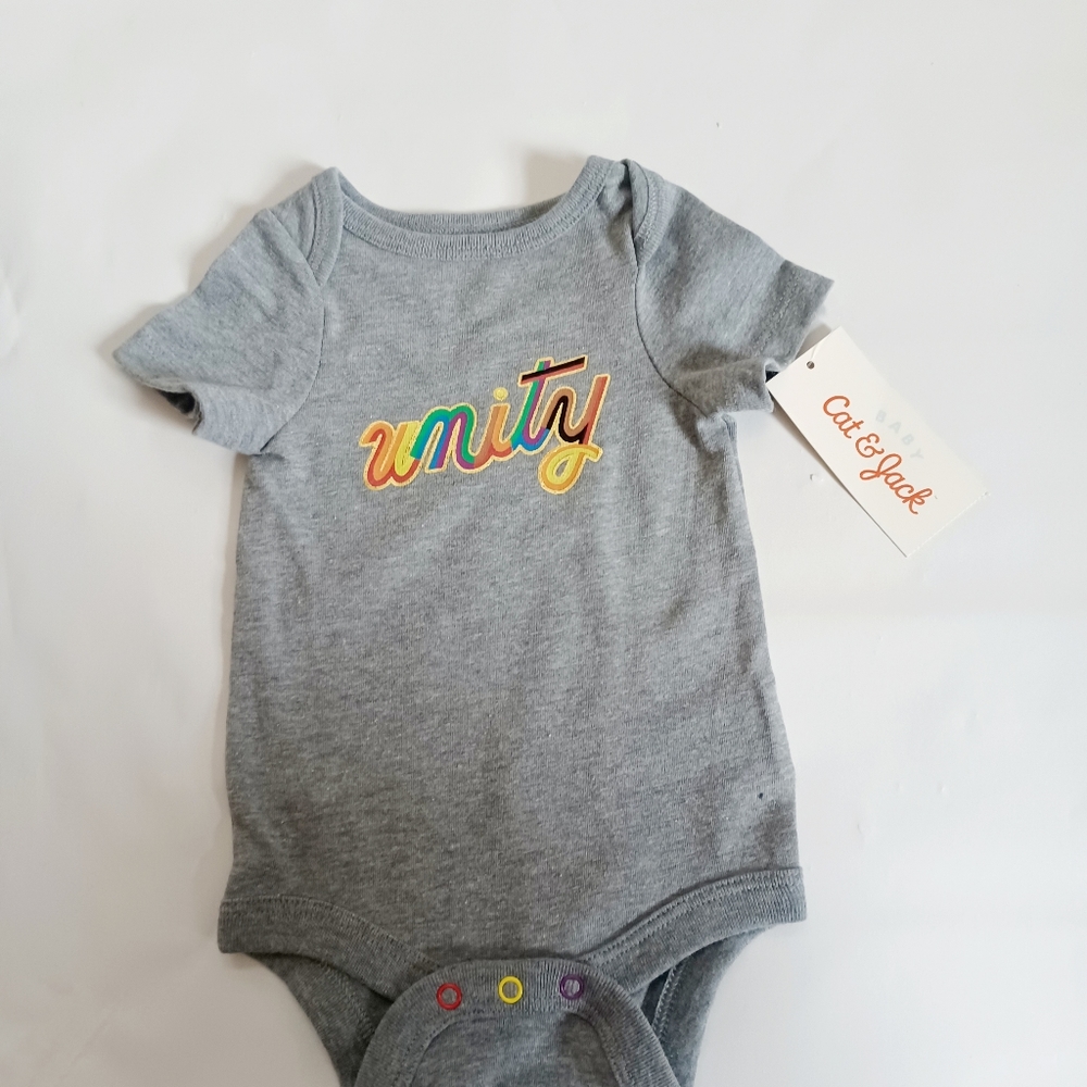 NEWBORN BUNDLE of 3 items Cat & Jack: 2 pompers, 1 bodysuite - Picture 9 of 11